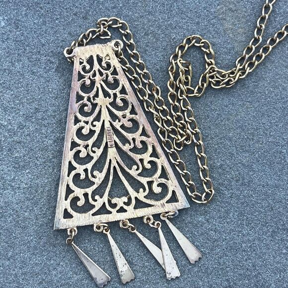 Lisner Pendant Necklace in Gold Tone Metal Mid Century Statement Jewelry Signed - Picture 12 of 16